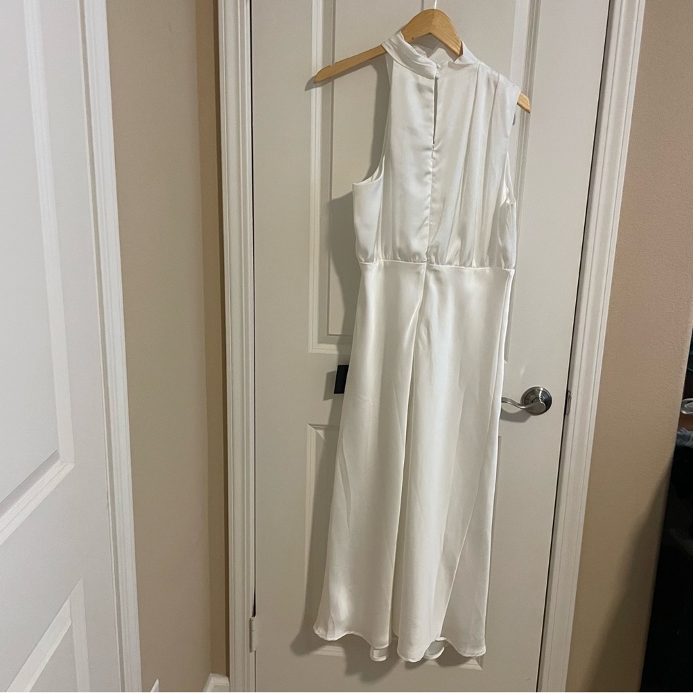 NWT Lulus Distinctive Charm White Satin Asymmetrical Midi Dress Size Large FLAW - Picture 8 of 13